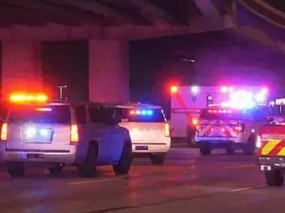 엄마랑 말다툼하다 달리는 차에서 뛰어내린 15살 소녀 사망