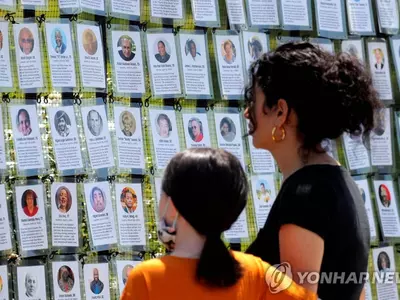 미국에서 코로나19는 여전히 '살인마'…총기사건·교통사고 압도