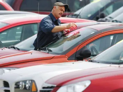 “자동차 없어서 못 팔아요” 계약·보증금까지 구매 대란