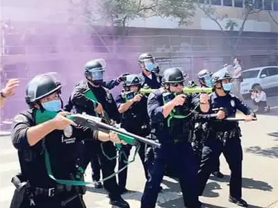 위스파 앞 또 ‘성소수자 출입’ 과격 시위