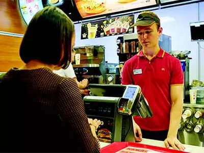 10대 틴에이저 고용시장에서‘태풍의 눈’