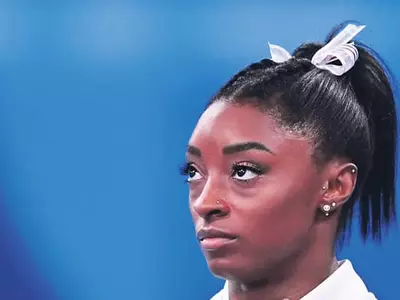 “선수도 결국 인간” 기권한 체조여왕에 쏟아진 격려