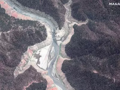 가주 덮친 대가뭄에 바닥 드러낸 호수