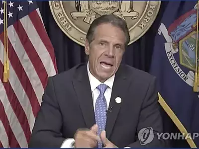 '성추행 사면초가' 쿠오모 뉴욕주지사 사퇴…의혹은 부인