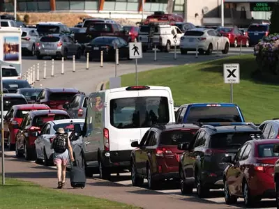 미국인 입국 허용 캐나다 국경에 긴 줄