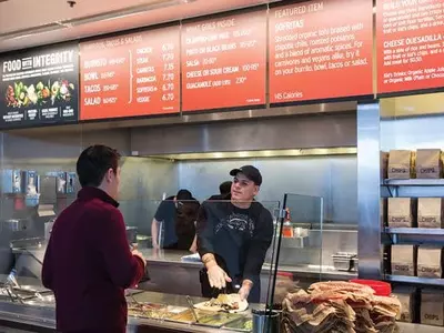 급여 인상 러시, 기업 직원 잡기에 ‘안간힘’