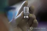 FDA, 코로나19 고위험군에 '부스터 샷' 승인
