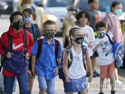 미국 하루평균 확진자 14만명…'일반인에 부스터샷 권고' 임박