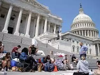 ‘퇴거 유예 연장조치 유효하다’