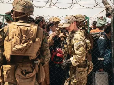 아프간 철군 시한’ 딜레마 빠진 미국