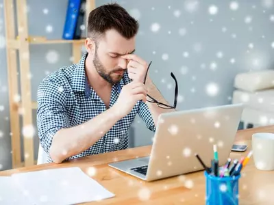 눈앞에 날파리가‘둥둥’… 망막 열공ㆍ망막박리ㆍ포도막염 때문?