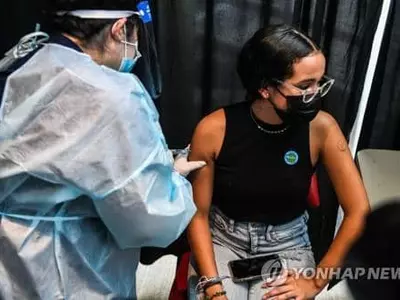 코로나 타격 큰 지역주민들 백신 접종률 상승