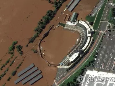 허리케인 '아이다'로 침수된 미 뉴저지주 야구장