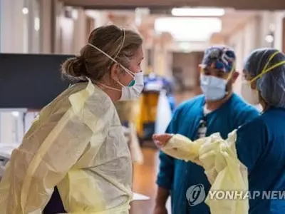 미국서 코로나 입원환자·사망자, 겨울 대확산 뒤 최고 수준