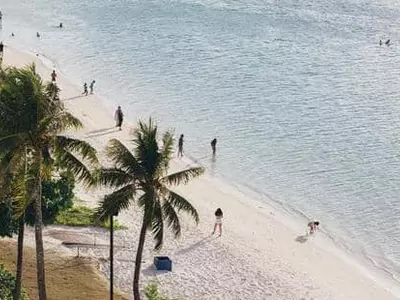 여행하고 백신도 맞고…미국령 괌, 아시아인들 몰려 불티