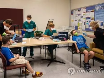 미국 코로나19 확진자·입원환자·사망자, 1년 전의 2∼3배