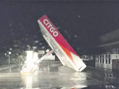 강풍에 무너지고, 물에 잠기고… 또 허리케인 피해