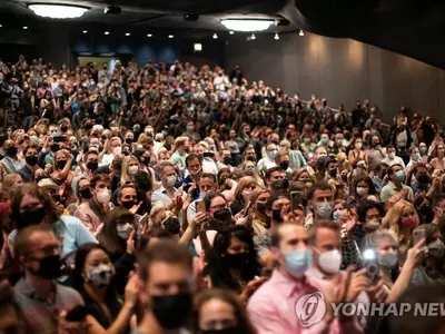 코로나 뚫고 브로드웨이 다시 막 올랐다