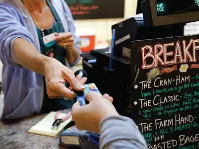 부유층·서민층 모두 크레딧카드 사용 급증