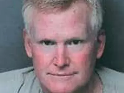 아들에 1천만 달러 보험금 남기려 ‘자살청부’한 변호사