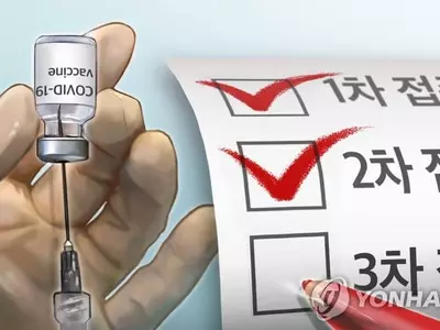 FDA 승인 불구 질병통제예방센터는 부스터샷 대상 고심