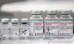 FDA 이어 CDC 자문단도 "고령자·취약층만 부스터샷 접종"