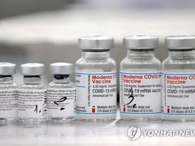 FDA 이어 CDC 자문단도 "고령자·취약층만 부스터샷 접종"