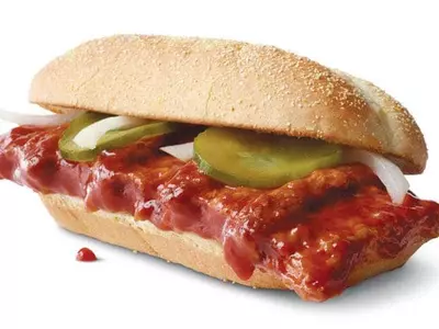 맥도널드의 ‘맥립’(McRib) 시즌이 돌아왔다