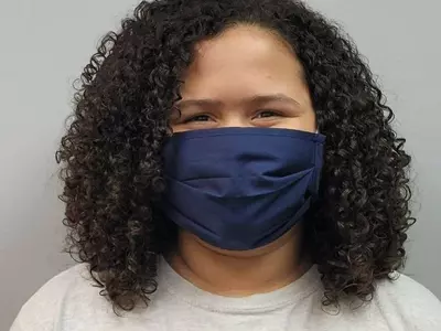 아픈 친구들 양호실 데려다주던 10살 소녀, 코로나로 숨져