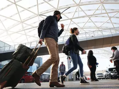 델타 변이 확산에 연말 여행 트렌드 ‘안전 제일’