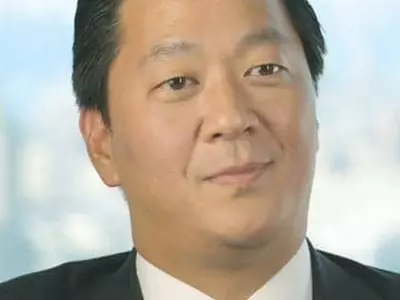 세계최대 사모펀드 KKR 수장에 한국계 조셉 배