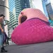 뉴욕 맨해턴에 설치된 ‘코로나 극복’ 기념 조형물