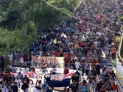 또 대규모 이민자 캐러밴 행렬