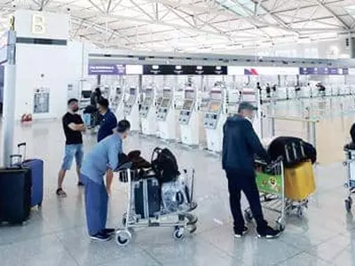 ‘위드 코로나’(단계적 일상회복)에 한국·미국 하늘길 다시 열린다