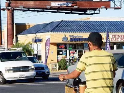 팬데믹 스트레스에… 담배 더 많이 핀다