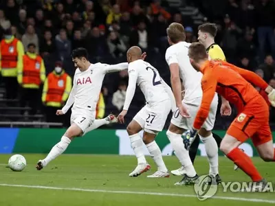 손흥민, 콘테 체제 1호골 폭발…토트넘, 피테서에 3-2 신승