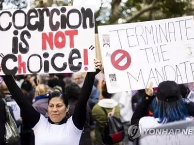 제동 걸린 민간기업 백신의무화…법원 "잠정 중단하라"