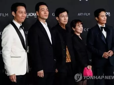 '오징어 게임', 이틀 연속 LA 달궈…출연 배우들도 총출동