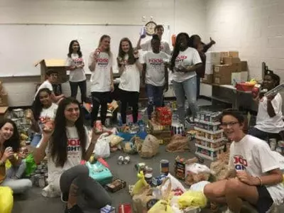 귀넷학교들 ‘푸드 파이트’로 식료품 기부