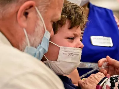 백신 맞은 5∼11세 어린이, 1주일새 90만명…전방위 캠페인