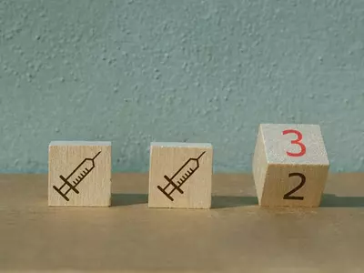 부스터샷 본격 시행 18세 이상으로 확대