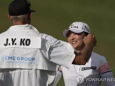 고진영, LPGA 투어 시즌 최종전 우승…한국인 첫 상금왕 3연패