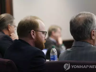 비무장 흑인 살해 혐의 백인 평결 앞두고 긴장감