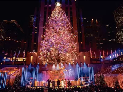화려하게 불 밝힌 록펠러 센터 성탄 트리