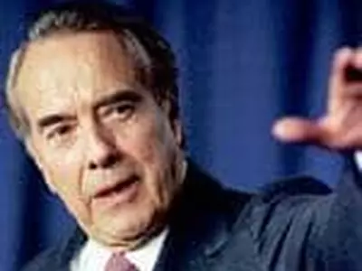 밥 돌 전 연방상원의원 98세로 별세