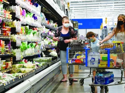 “월급 올라도 그게 그거”인플레가 다 까먹어