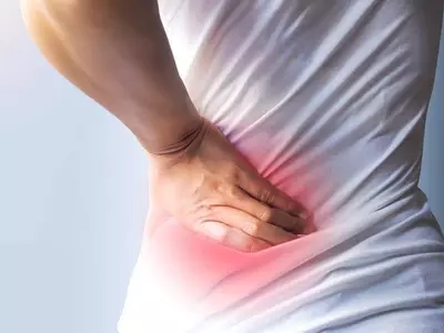 뼈가 으스러지는‘척추 압박골절’, 12월이 가장 위험