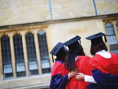 대출금리 최저, 재융자로 학자금 부담줄인다