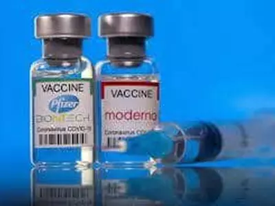 여행 전 부스터샷 접종 필수