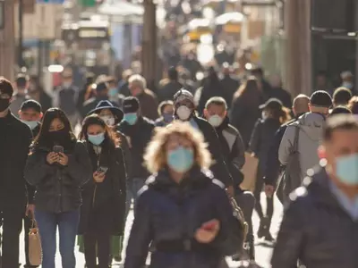 오미크론 급증으로 힘겨운 새해맞이